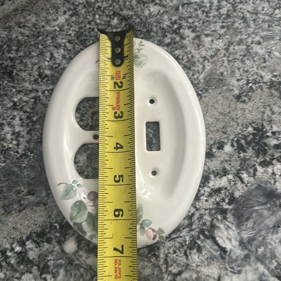 Pfaltzgraff Grapevine light switch outlet cover - Picture 3 of 4